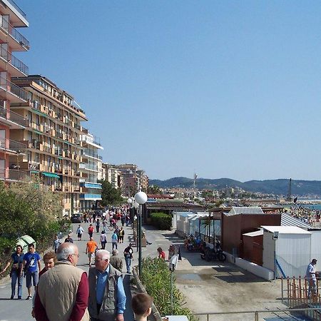Aria Di Mare Apartment Боргето Санто Спирито Екстериор снимка