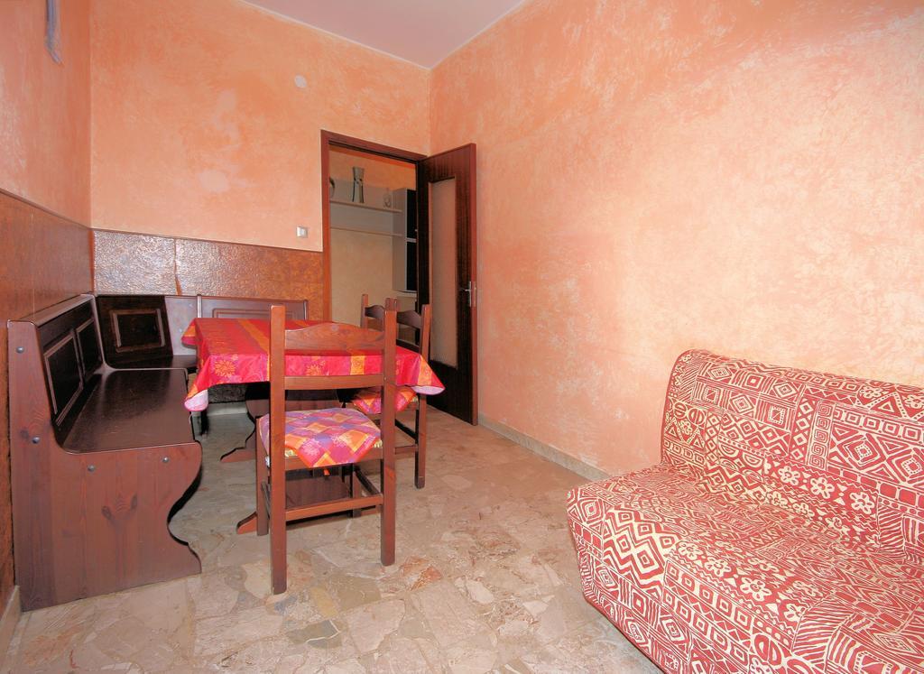 Aria Di Mare Apartment Боргето Санто Спирито Екстериор снимка